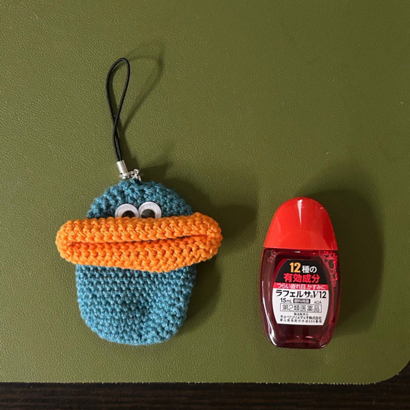 リトルモンスター キーケース 編み物 目薬 ピッタリ