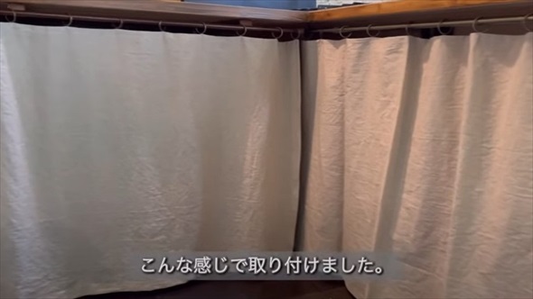 シニア女性が押し入れDIY