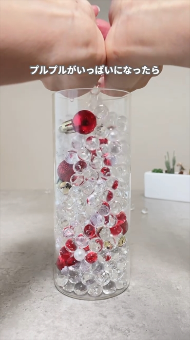 100均の商品だけで作るクリスマスボトル