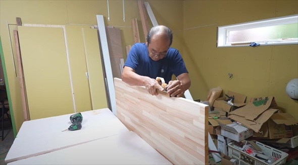 大工が作った浮かす押し入れがすごい