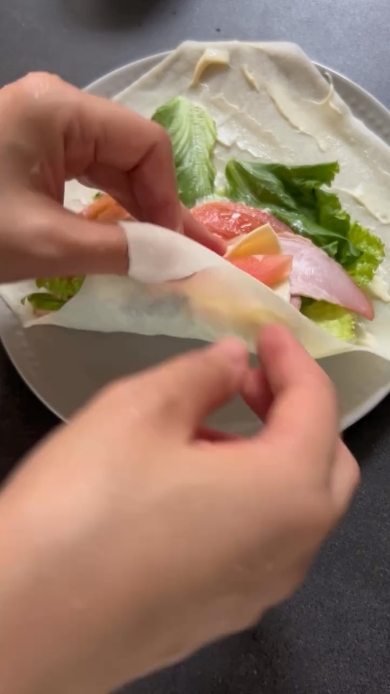 春巻きの皮で作るコストコ風BLT巻き