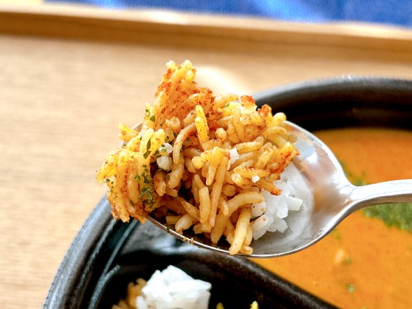 パラッとした食感が特徴のバスマティライスを使ったビリヤニ