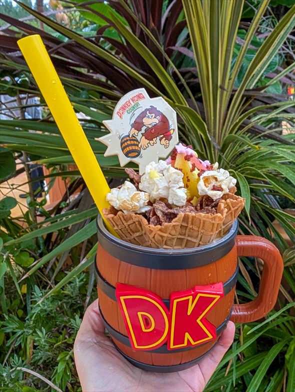 DK クラッシュサンデー 〜トロピカルバナナ・フレーバー〜 樽マグ付をいただきました。タルのマグはお土産として持ち帰れます