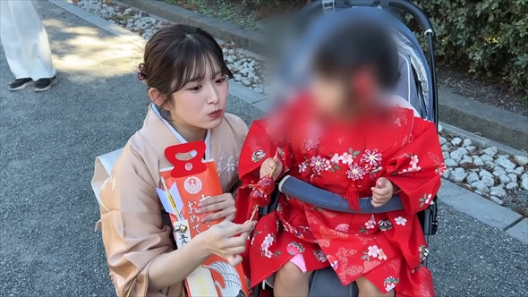 3歳娘と七五三のお参りをする青木菜花