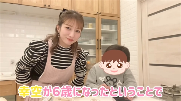 辻希美と6歳になった三男で末っ子の幸空くんが夜ご飯を作る