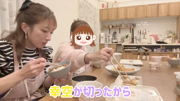 辻希美と6歳になった三男で末っ子の幸空くんが夜ご飯を作る