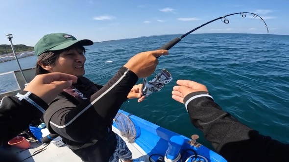 夫婦 妻 オフショア 釣り アタリ 船上 パニック 離島 クエ あら 高級魚