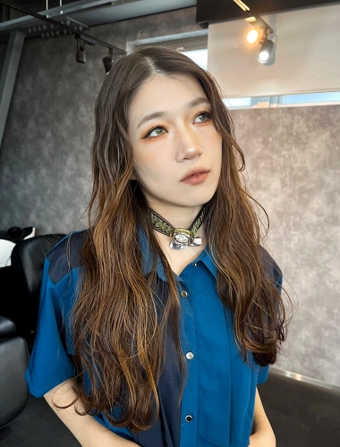 メイクアップ大変身