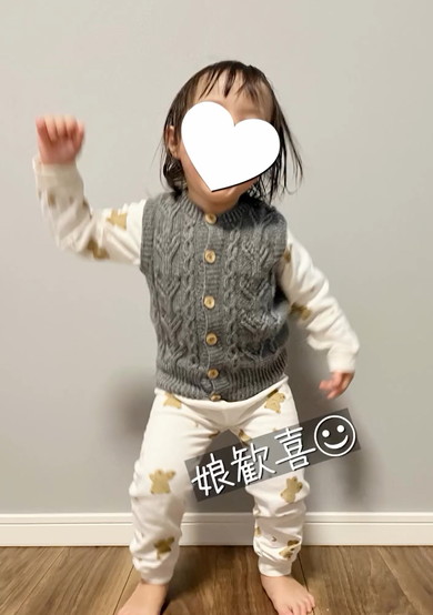 娘との親子コーデのために編んだ服