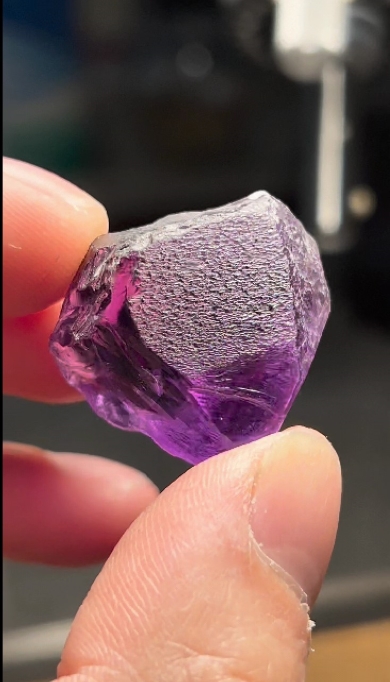 プロが磨く天然石