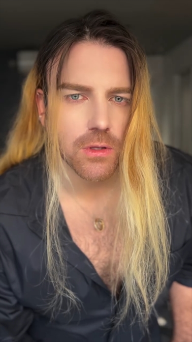 ヒゲ女装パフォーマー・レディビアードのビフォーアフター