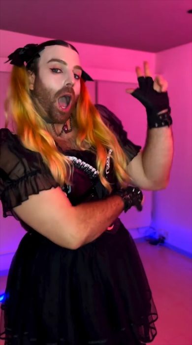 ヒゲ女装パフォーマー・レディビアードのビフォーアフター