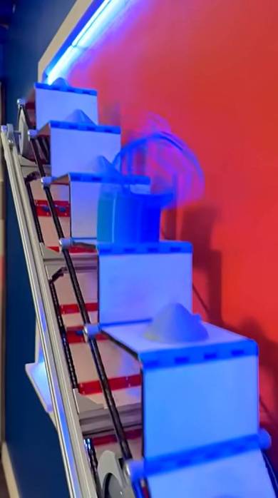 永久に階段を降りるスリンキー