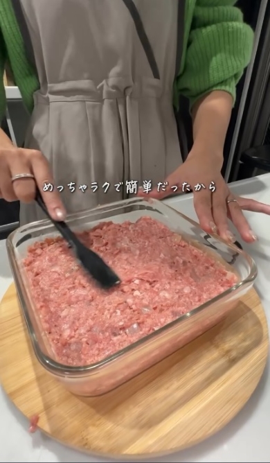 耐熱ガラス容器にタネを入れる