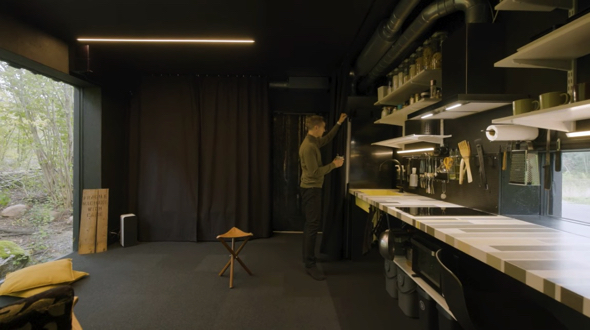 影をイメージしたタイニーハウス