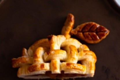 アップルパイと猫の置き物