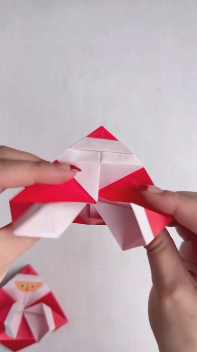 パチパチサンタ折り紙の作り方
