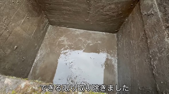 山奥の放置された水源を掃除して水を引いた人