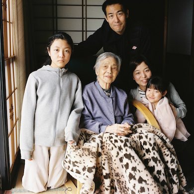 祖母を囲んだ写真