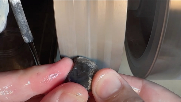 ブラックオパール 研磨 原石