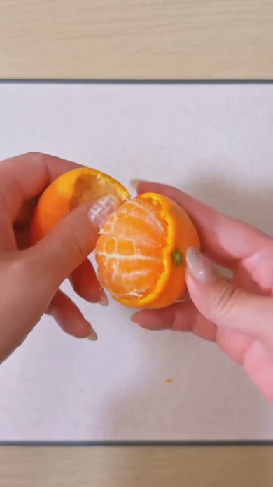 子どもに爆笑されるみかんのむき方解説