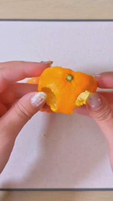 子どもに爆笑されるみかんのむき方解説