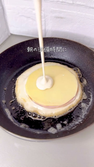 ホットケーキバーガー・焼いているところ