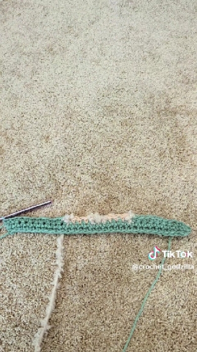 毛糸で編んだグレムリン