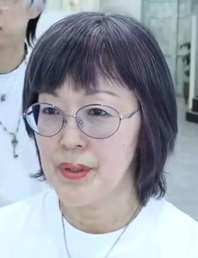 60代 女性 年齢の悩み 美容師 変身 ヘアカット ショートカット