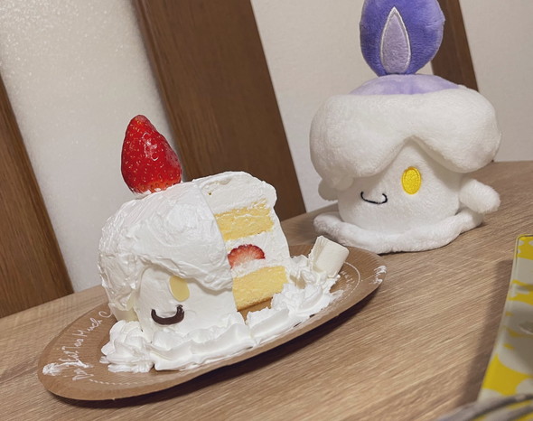 ポケモン「ヒトモシ」モチーフのケーキ