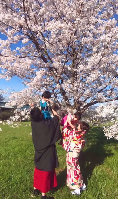 金髪ギャルカップルの10年後