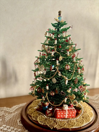 母がビーズで作ったクリスマスツリーがすごい