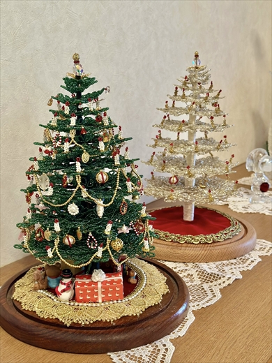母がビーズで作ったクリスマスツリーがすごい