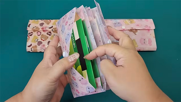 通帳をいれた通帳ケース