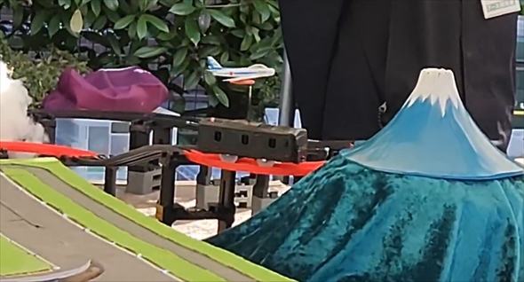 プラレールを利用した飛行機のジオラマ