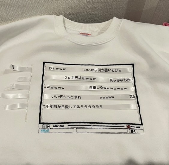 ニコニコ動画をモチーフにした服