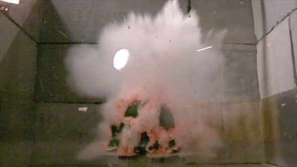 実験：レーザーVS雷