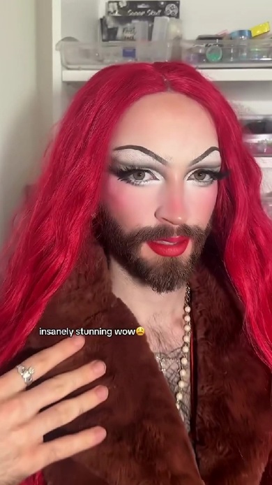 ドラァグクイーン