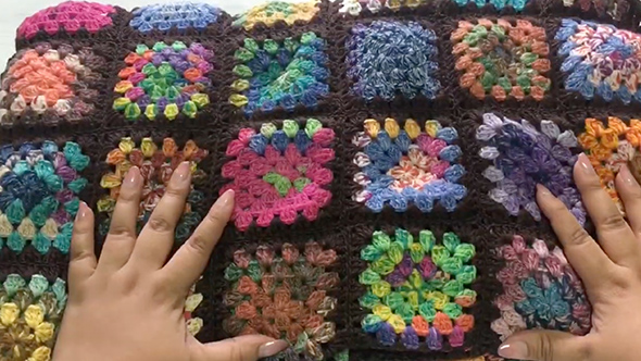 240枚のモチーフで作るベットカバー