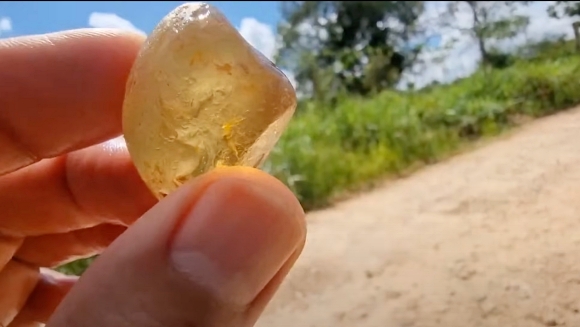 宝石 研磨 原石