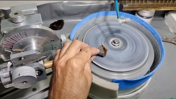 宝石 研磨 原石