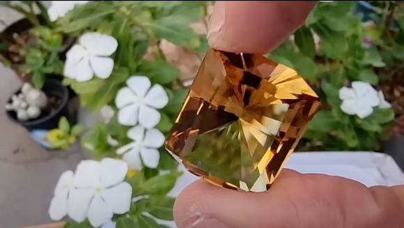 宝石 研磨 原石