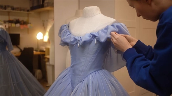 100時間かけた夜空のドレス