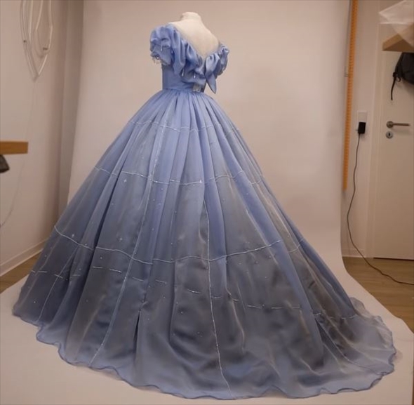 100時間かけた夜空のドレス