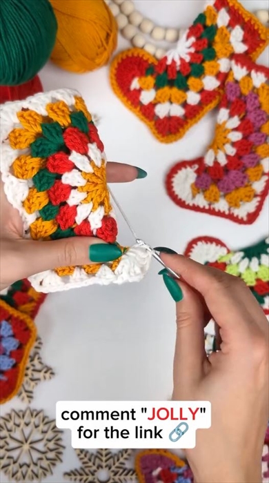 かぎ針編みで作った可愛い長靴オーナメント