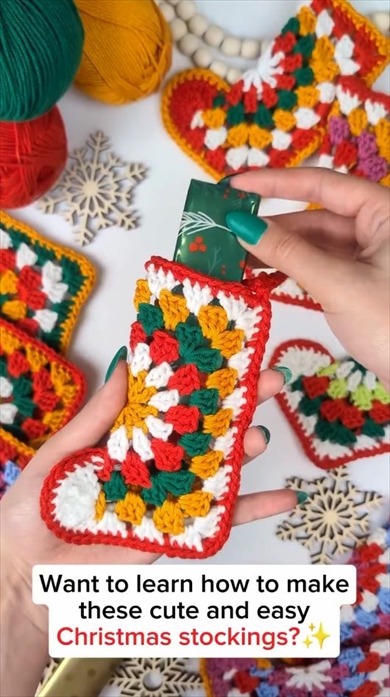 かぎ針編みで作った可愛い長靴オーナメント