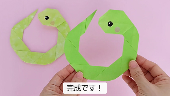 簡単かわいいへびリースの作り方