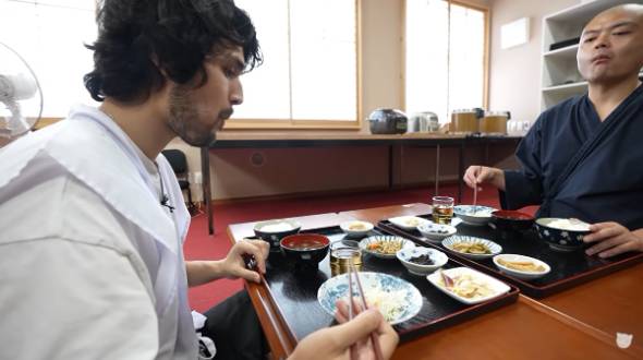 日本で僧侶の修行を体験する