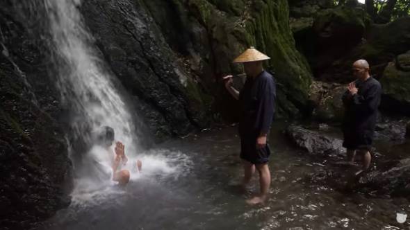 日本で僧侶の修行を体験する