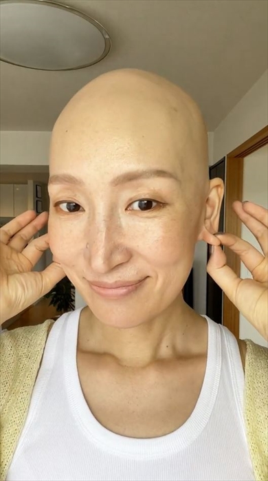 全身脱毛症の46歳ママがすっぴん→フルメイクでオシャレしたら